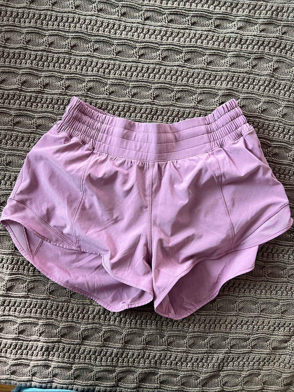 Lululemon Hotty Hot HR lined short 2.5”